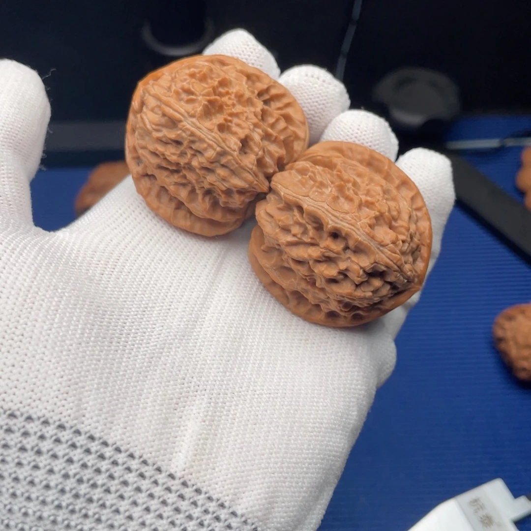 文玩核桃把件40三角白