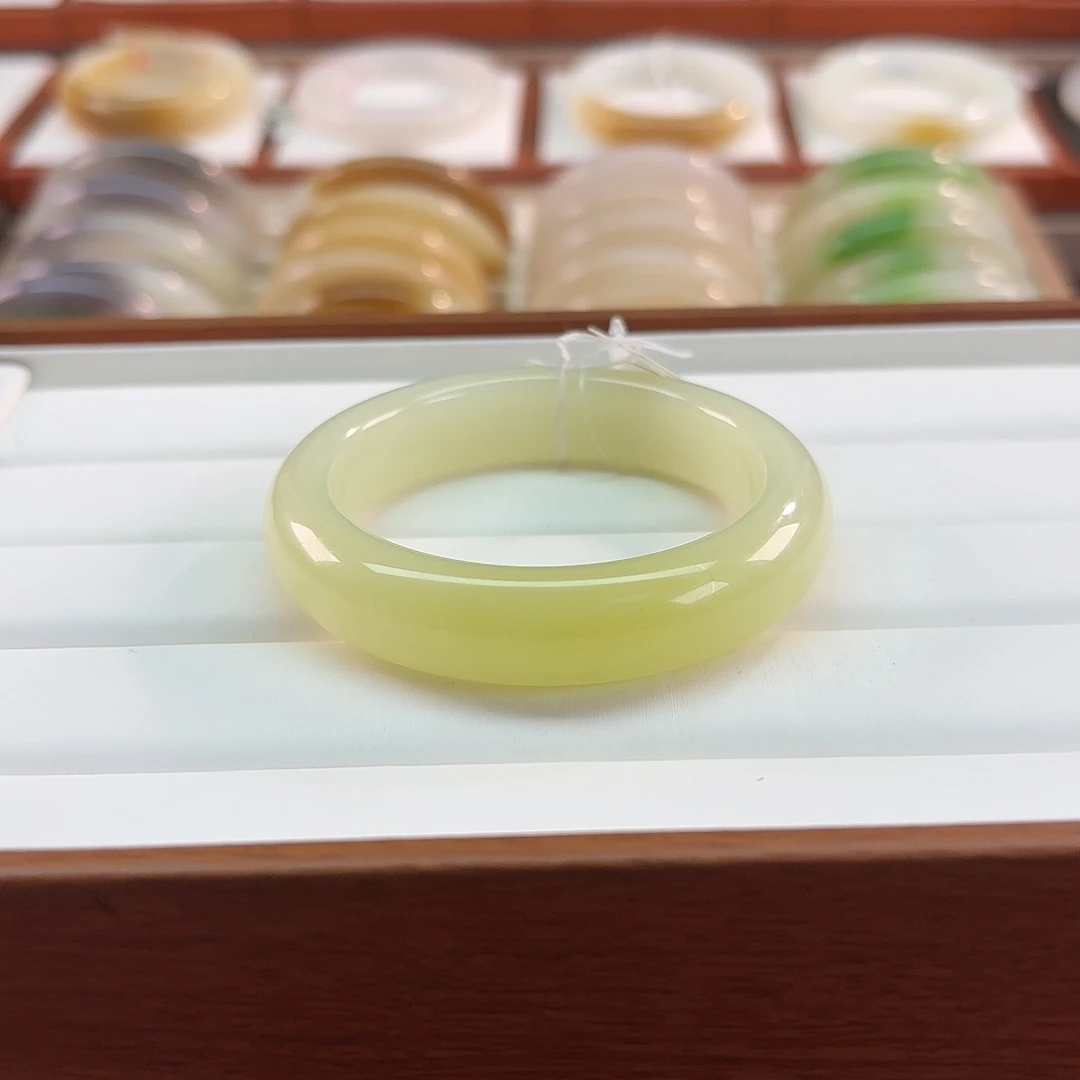 和田玉未镶嵌手镯【渐变黄口 毕业】