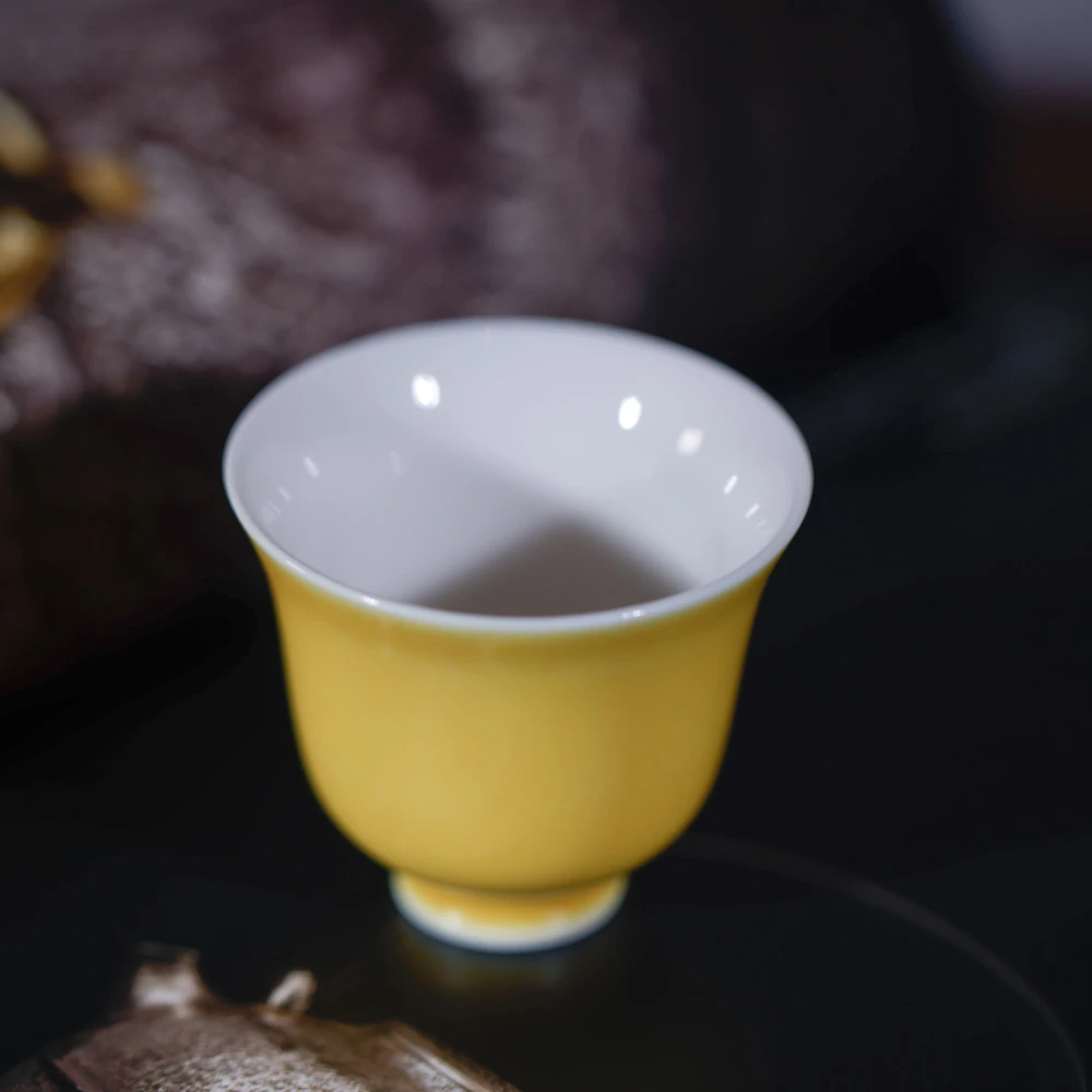 晓芳窑-鹅黄釉铃铛杯--手绘陶瓷有差异