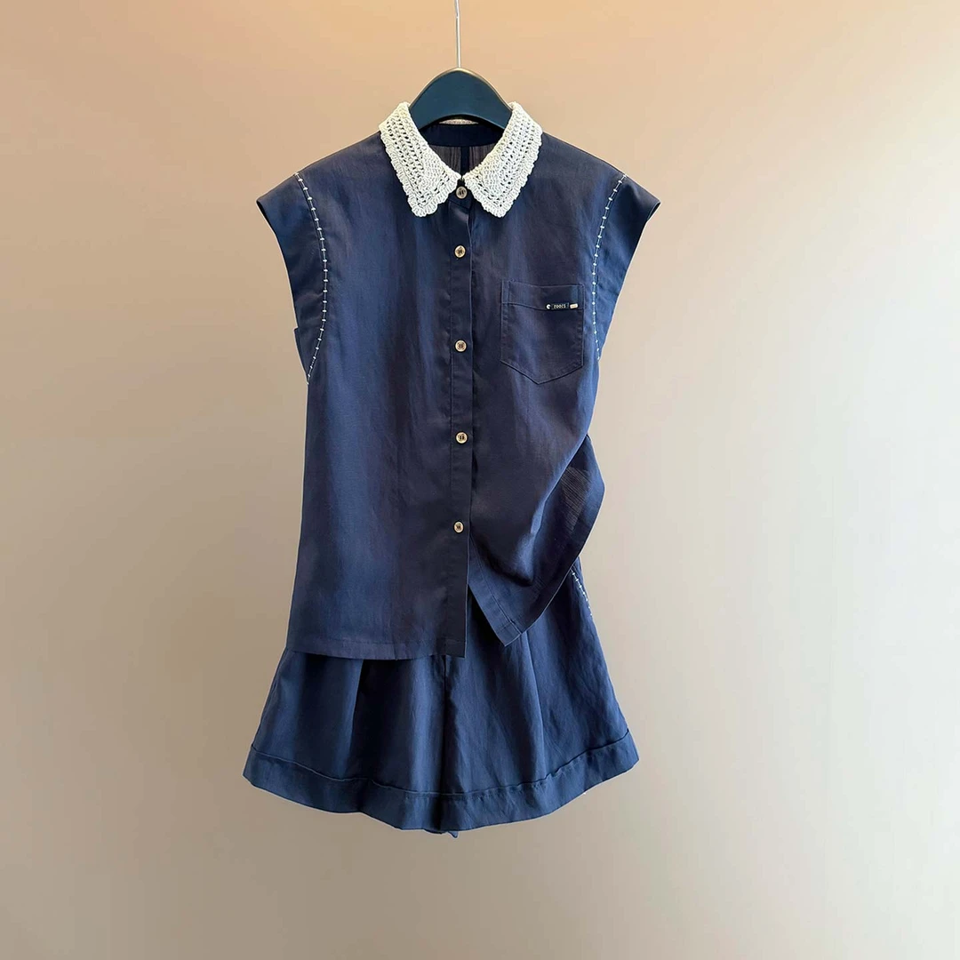 轻奢风时尚洋气套装女夏季新款设计感针织翻领无袖上衣短裤两件套