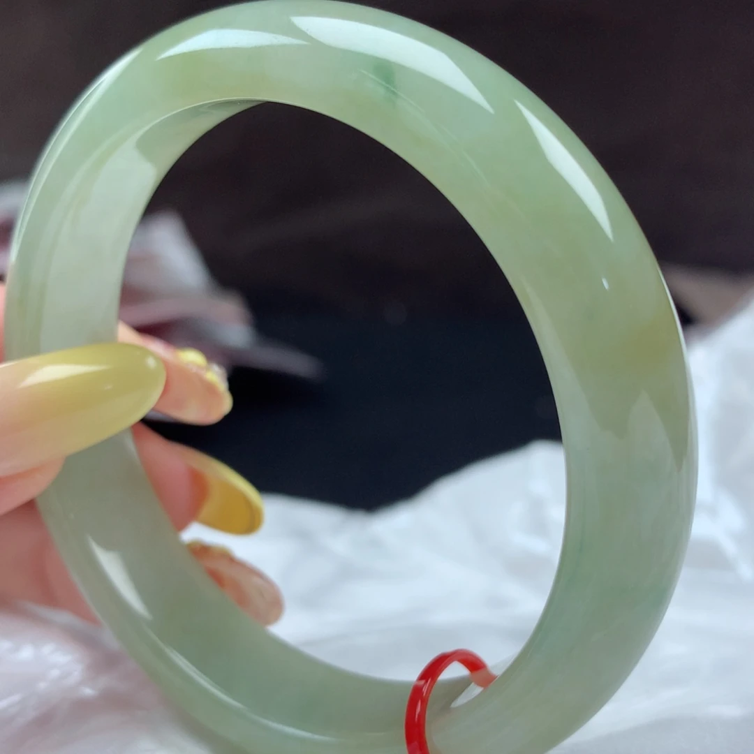 翡翠手镯未镶嵌Q****n23023，