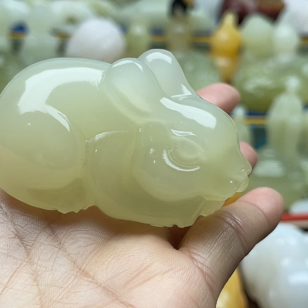 ****河玉天然桌面小摆件