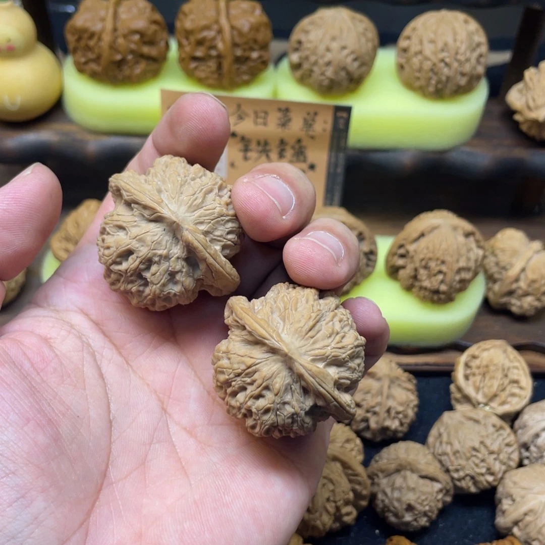 么***牛文玩核桃吊坠血麒麟