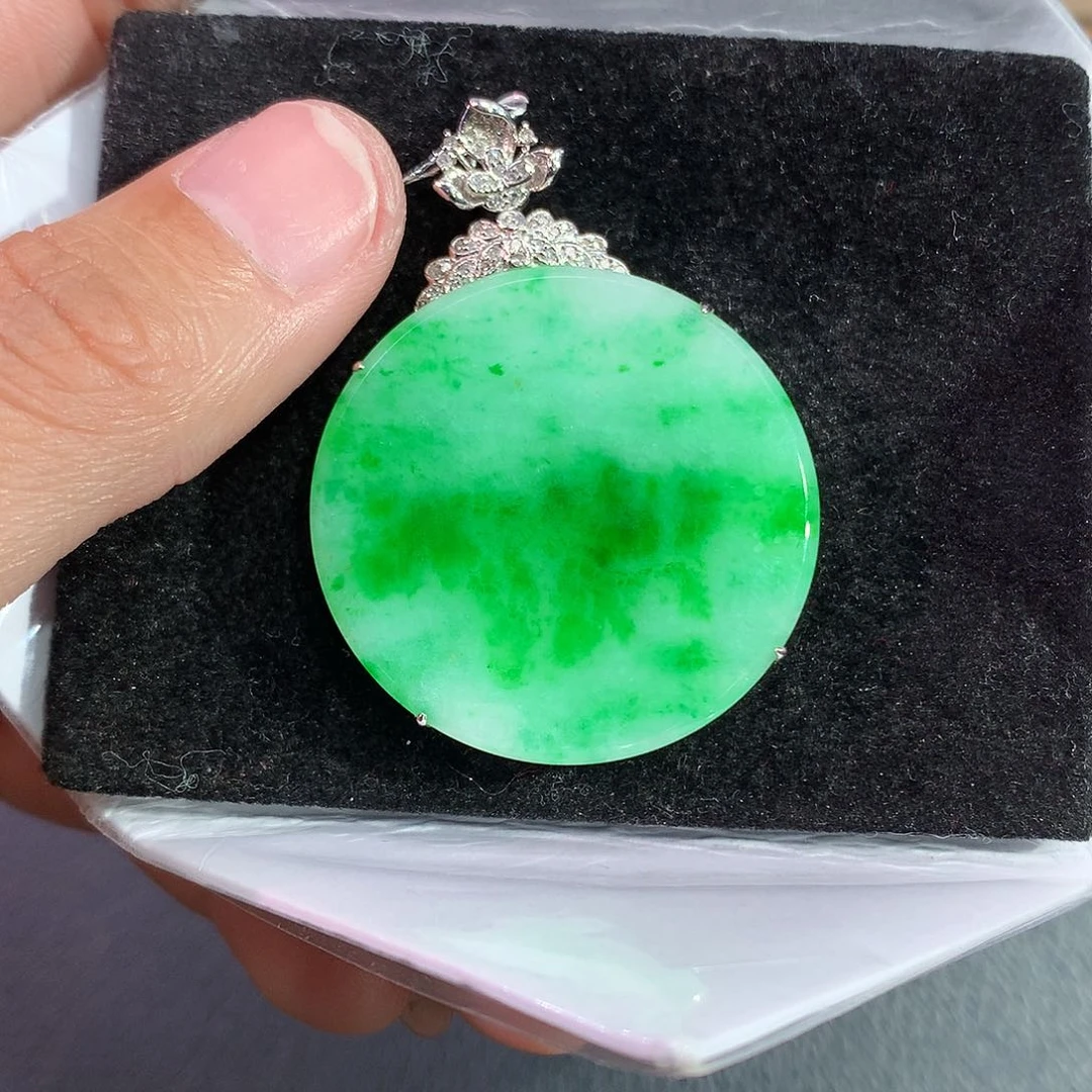 翡翠吊坠(赠链)18K金镶嵌