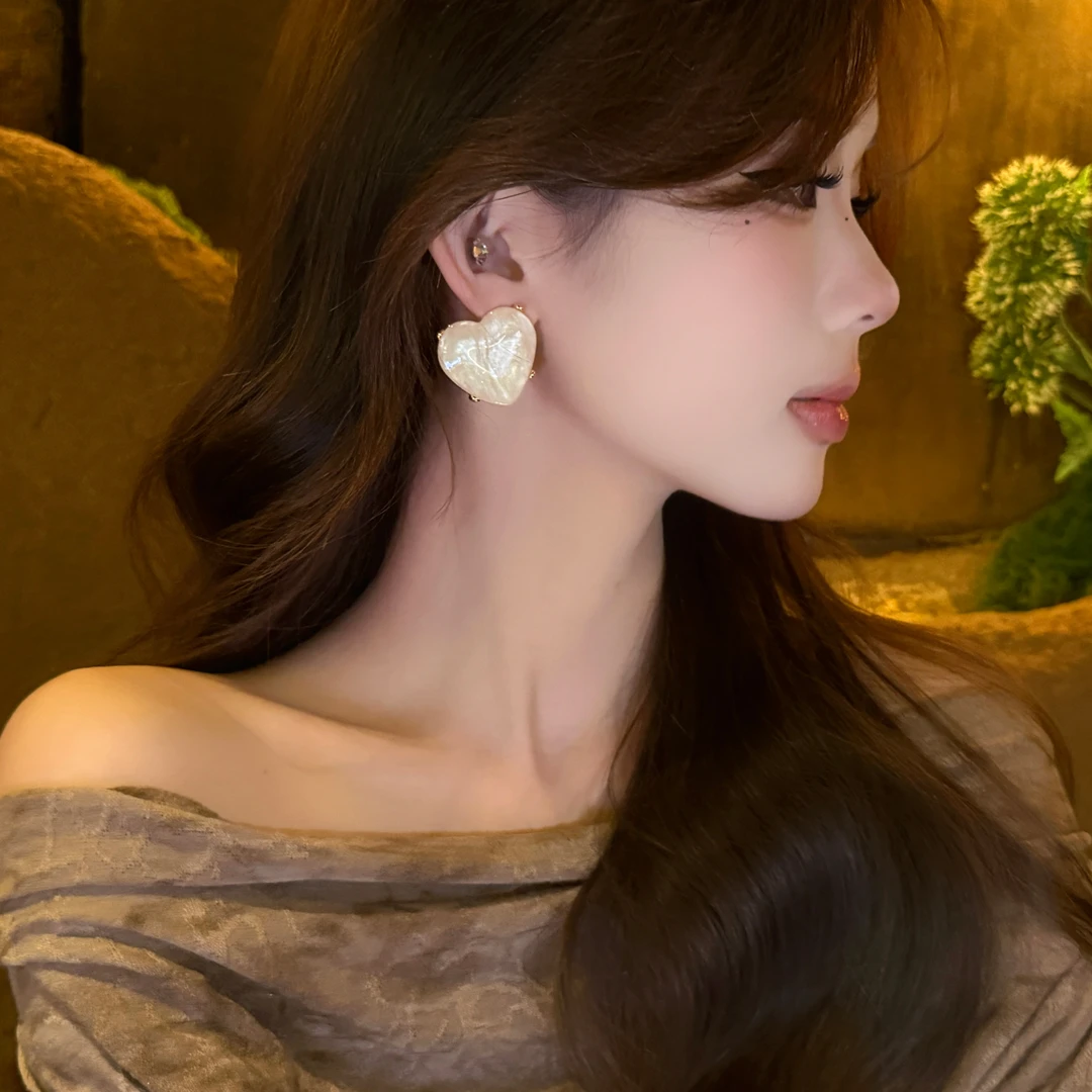 娟姨 铜合金仿水晶耳饰 法式复古气质轻奢百搭优雅立体爱心耳环女