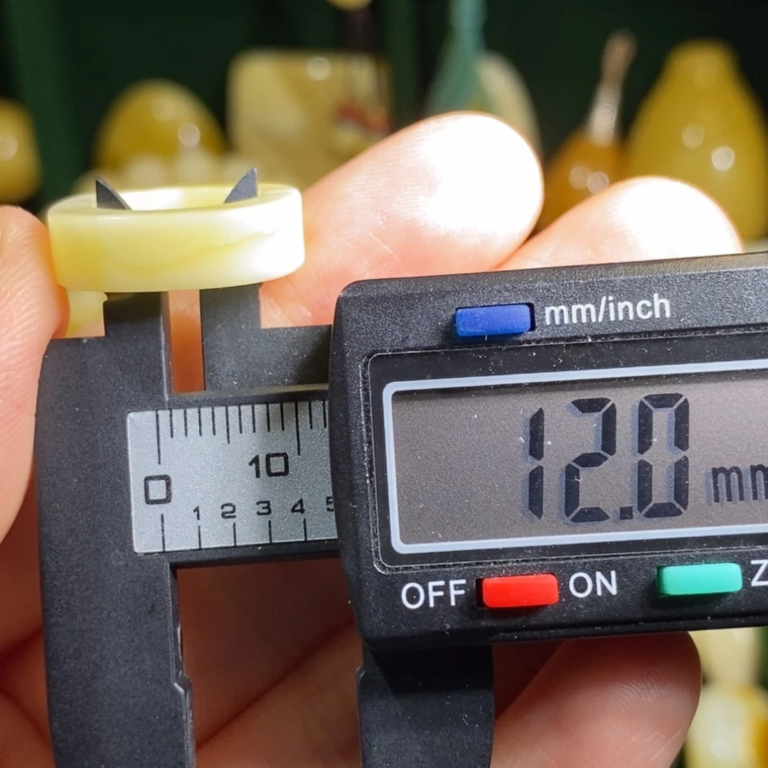 蜜蜡未镶嵌裸石配饰