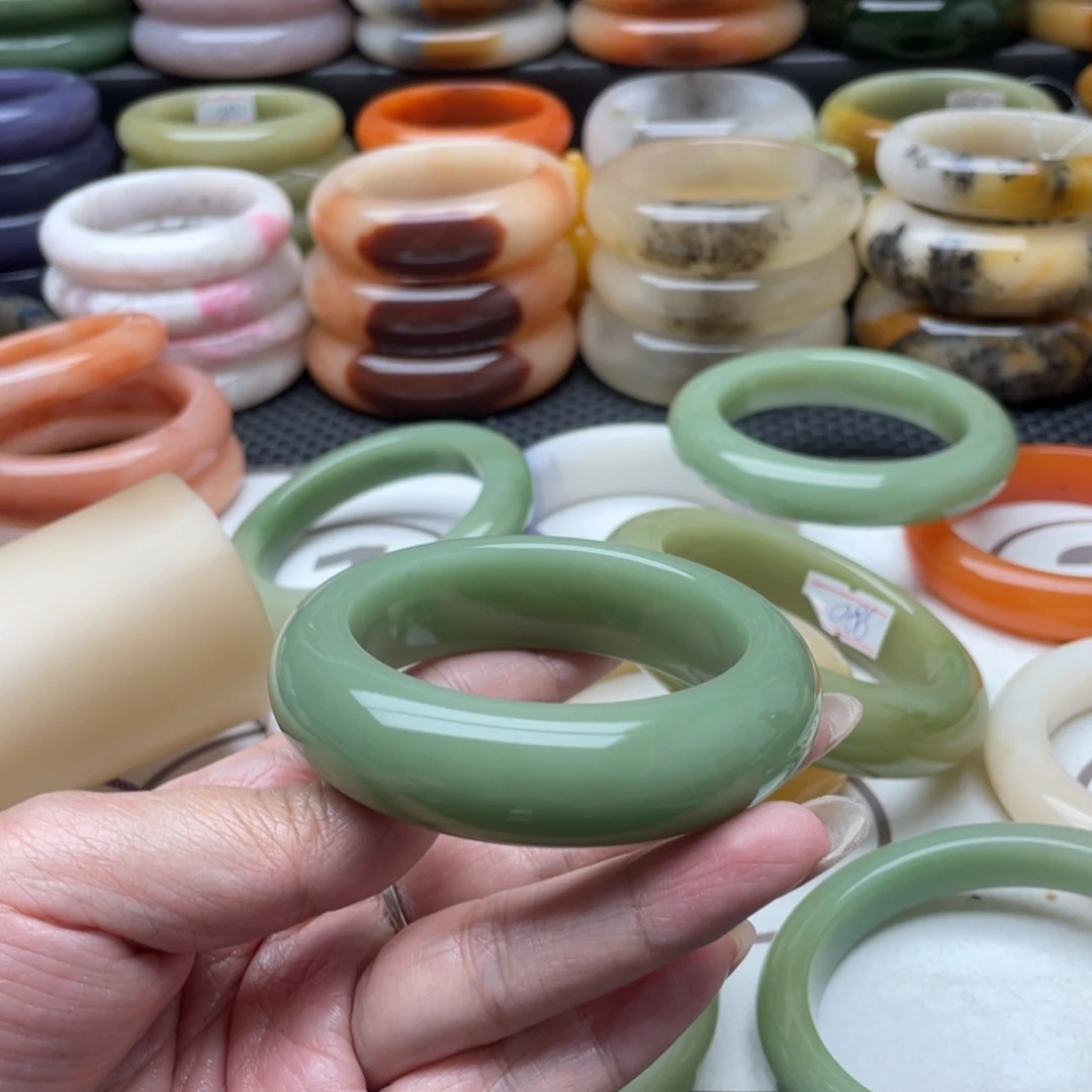 石英质玉未镶嵌手镯@****1