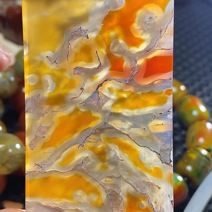 让***航玛瑙/玉髓未镶嵌颈饰