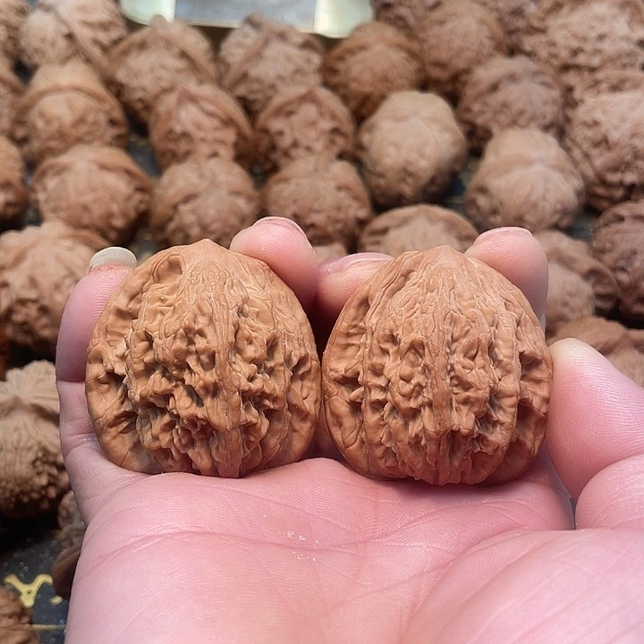 6***文玩核桃把件虎头