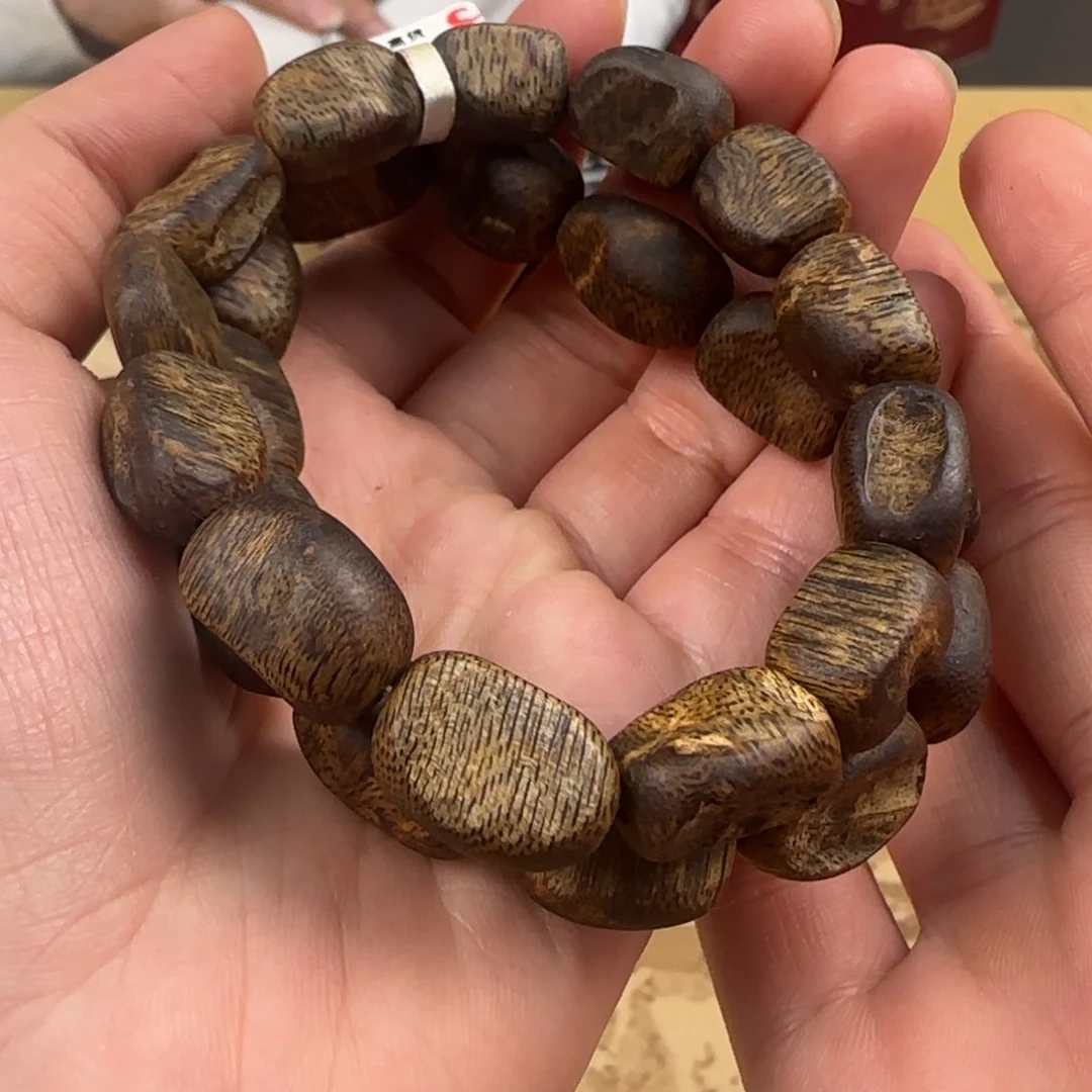 沉香手串白棋包头多样性发货1条11克