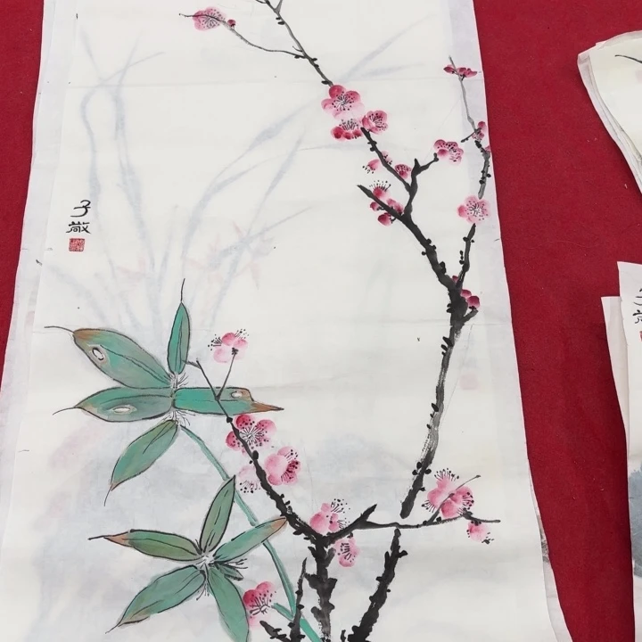 国画花鸟等图案为一体而