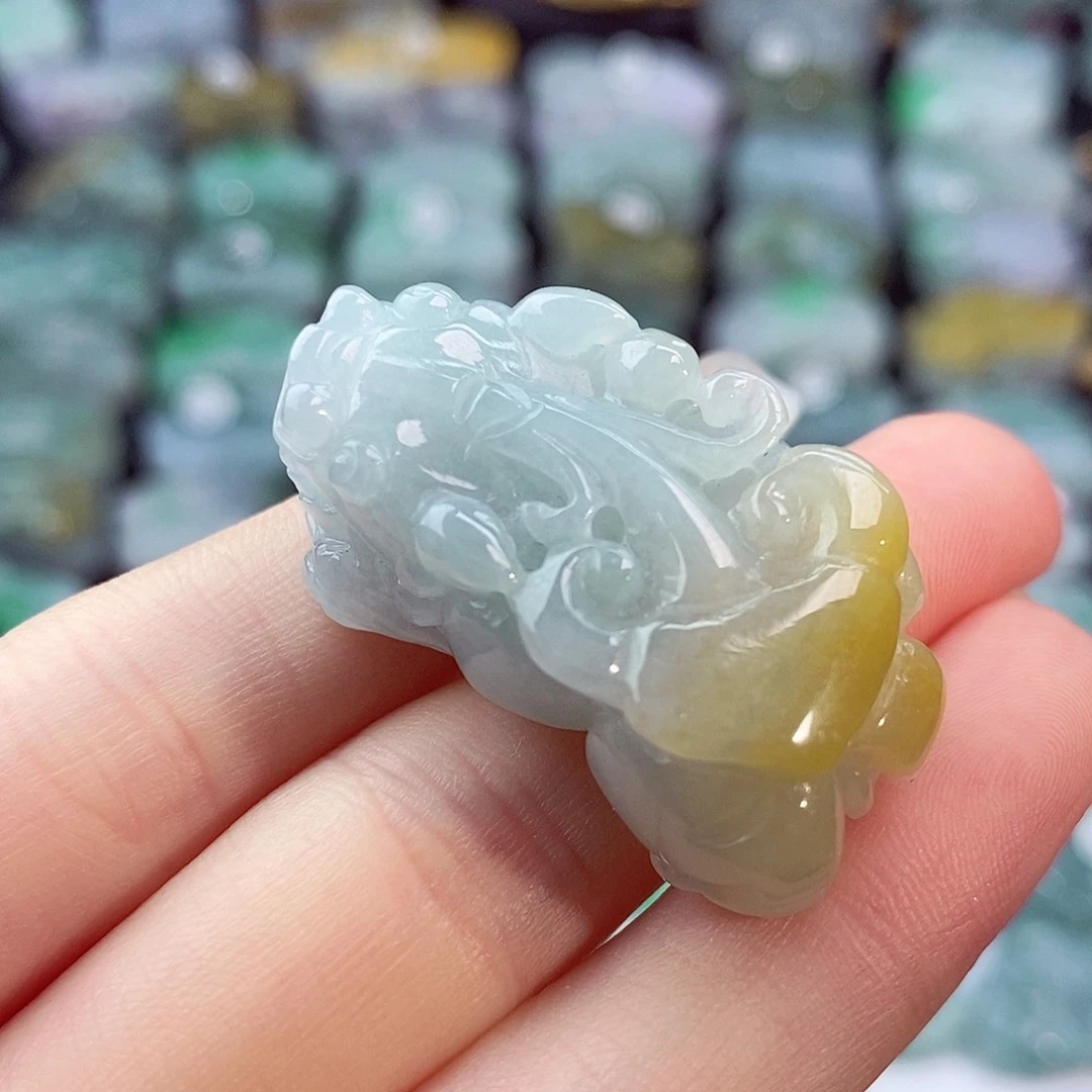 颈饰未镶嵌翡翠天然