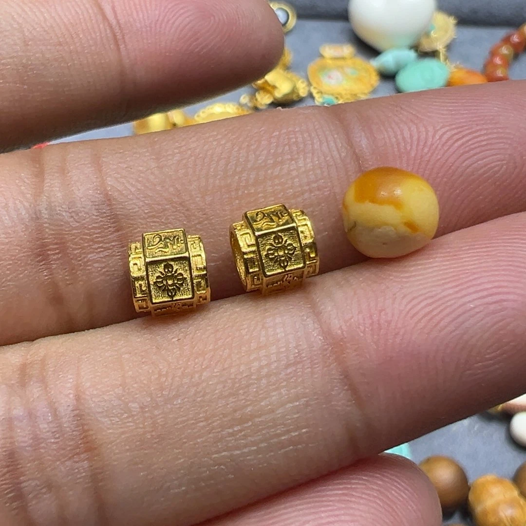 忆***食琥珀18K金镶嵌颈饰定制