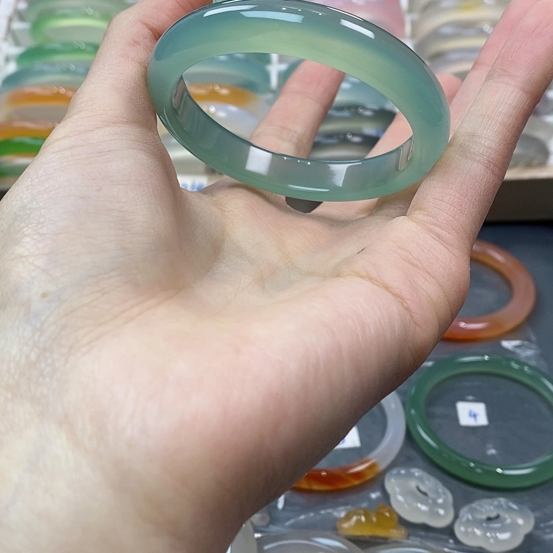 玛瑙/玉髓手镯未镶嵌