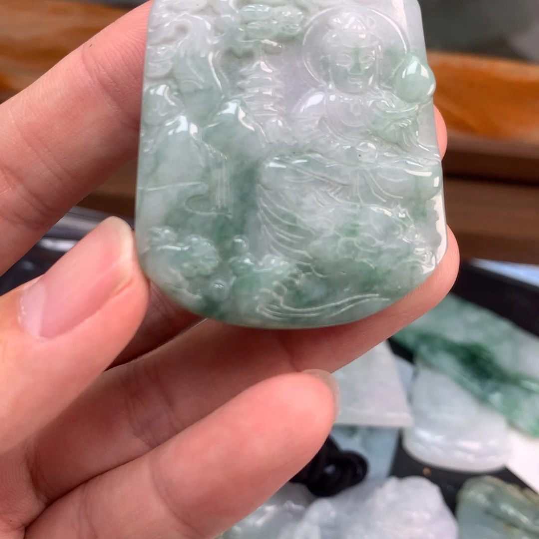 翡翠未镶嵌颈饰福利