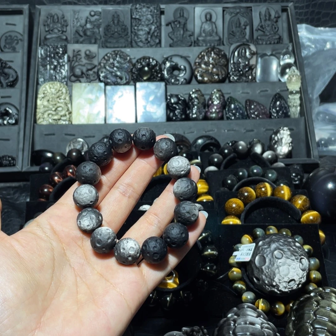 东***猪黑曜岩未镶嵌珠宝奇石