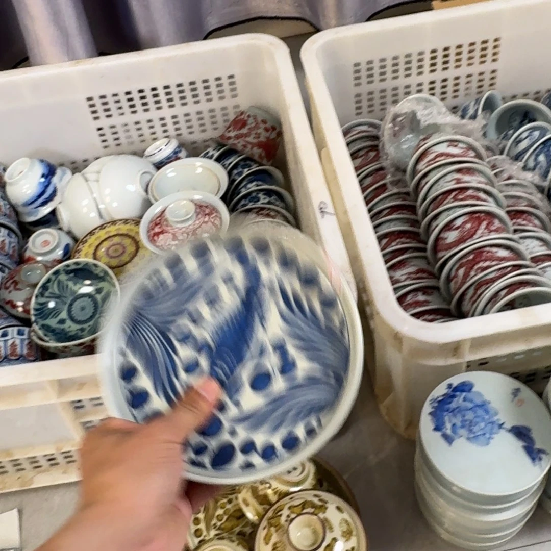 摆件青花鱼藻纹大壶承微瑕