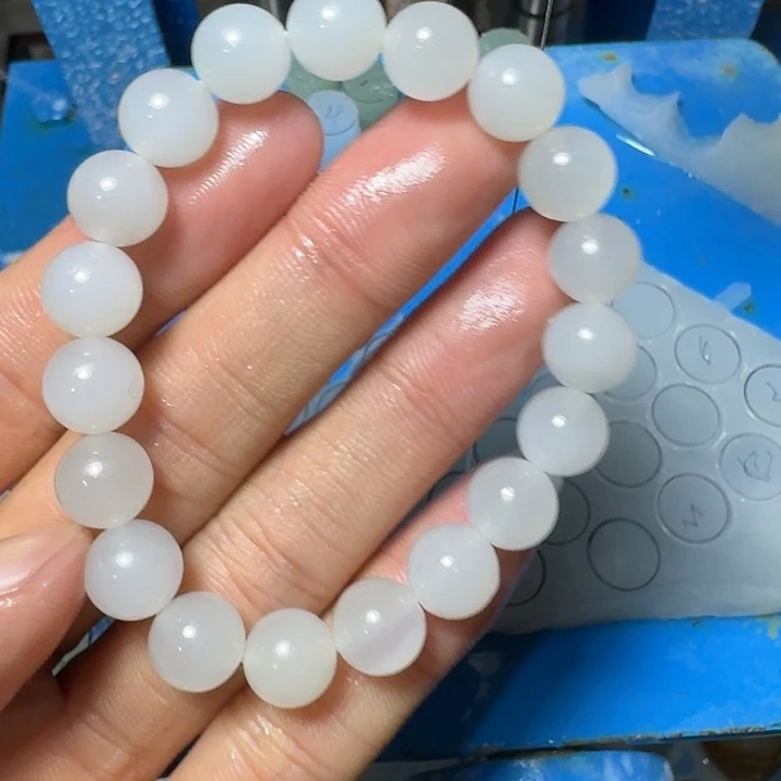 和田玉未镶嵌手链卡10珠子