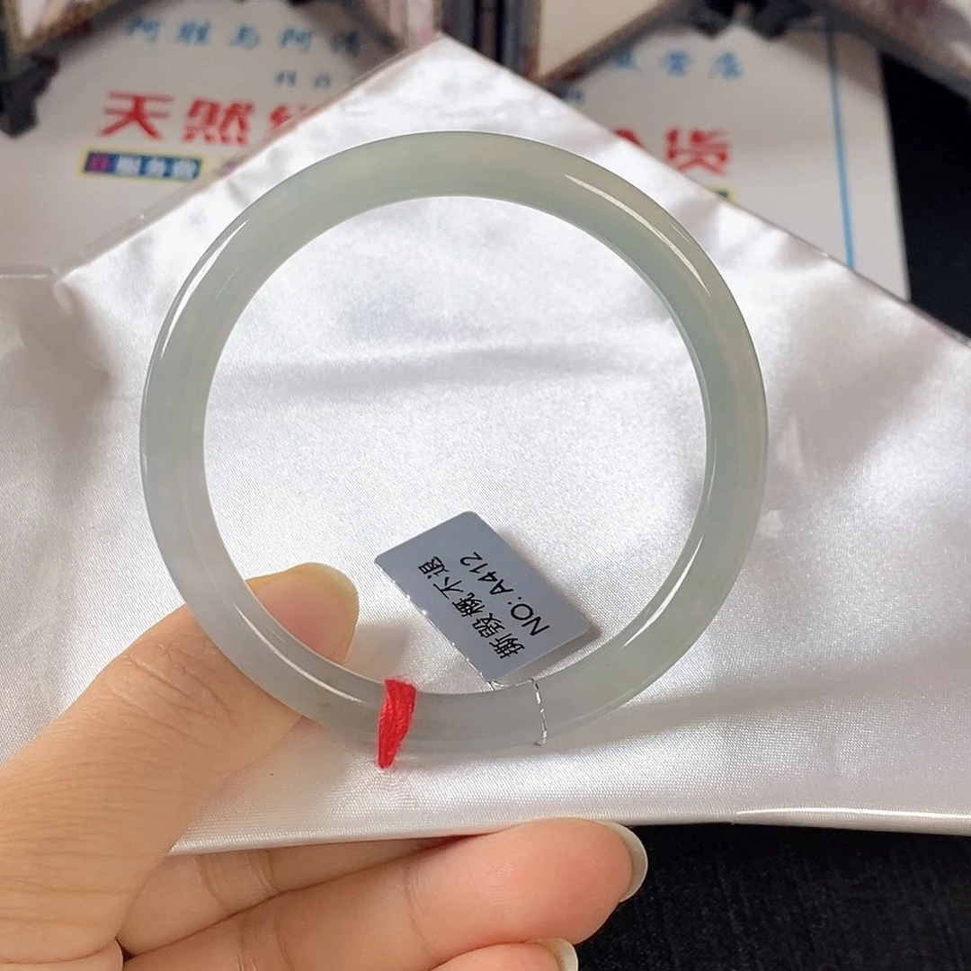 翡翠未镶嵌手镯（圆镯）54