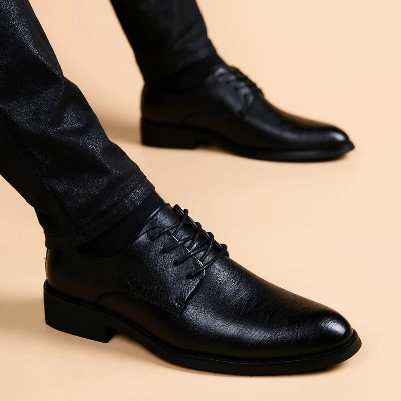 男鞋夏季2025新款真皮透气正装商务尖头皮鞋黑色休闲鞋子男款