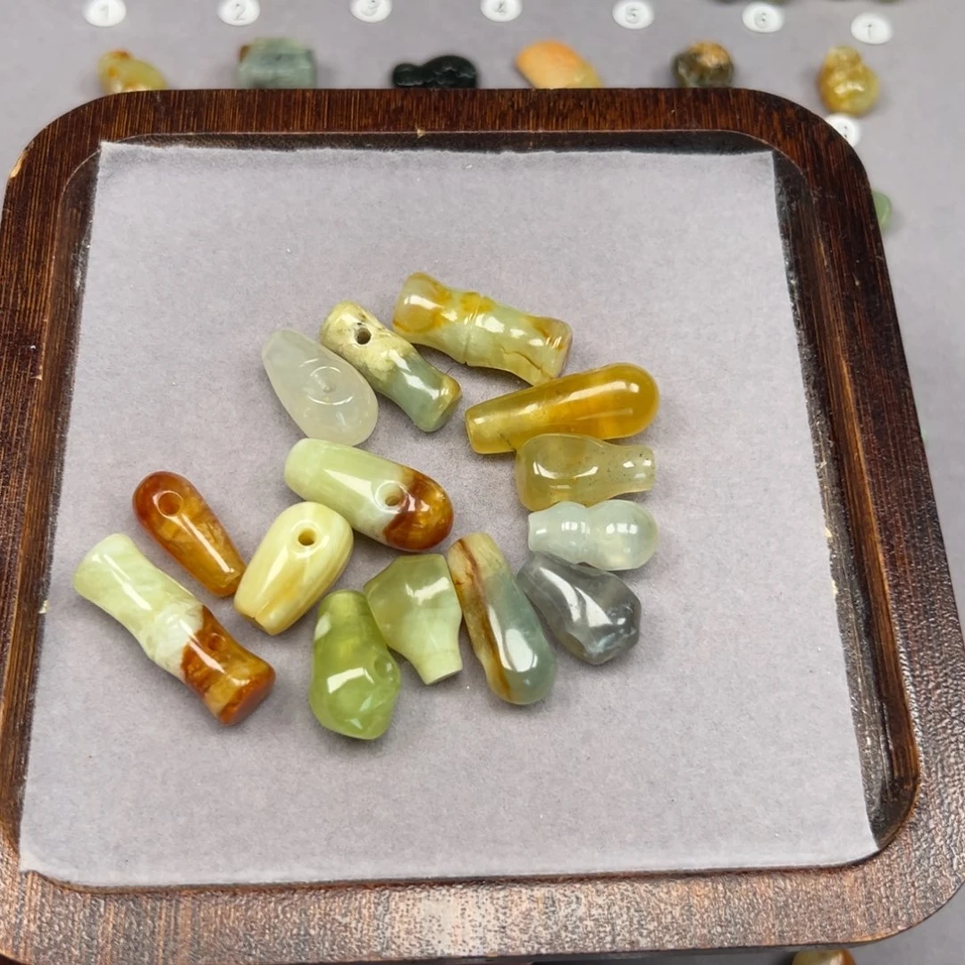 未镶嵌蛇纹石玉颈饰一*微瑕不退不换