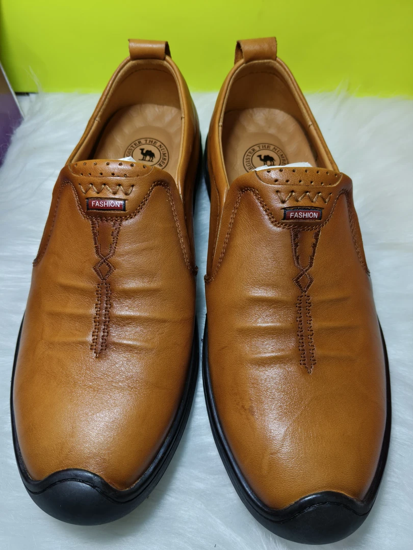 头层牛皮休闲鞋，透气舒适，防滑耐磨，质量保证