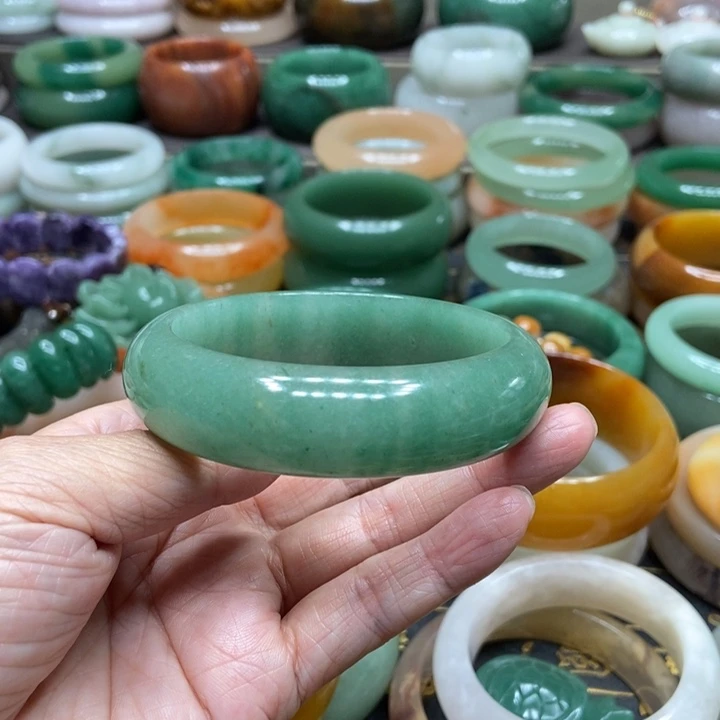 石英质玉手镯未镶嵌吉****