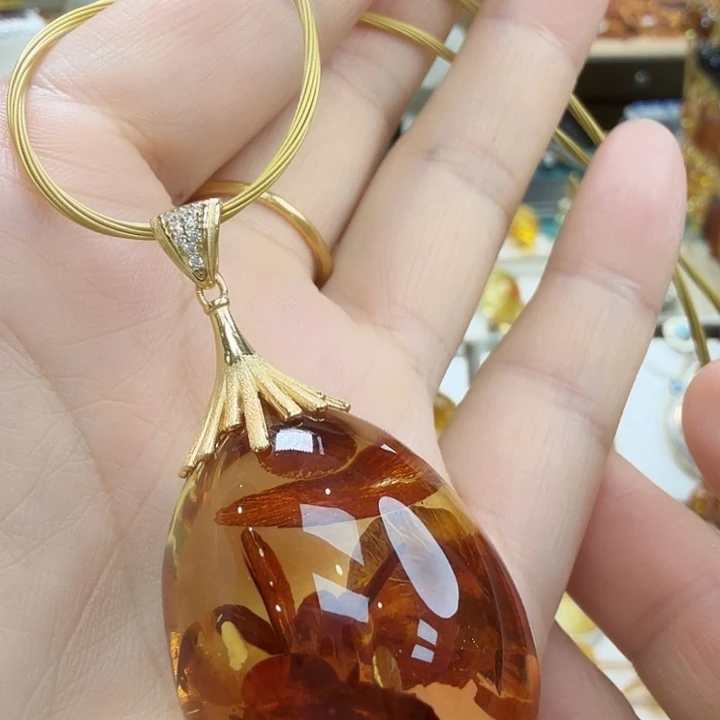 琥珀未镶嵌珠宝奇石