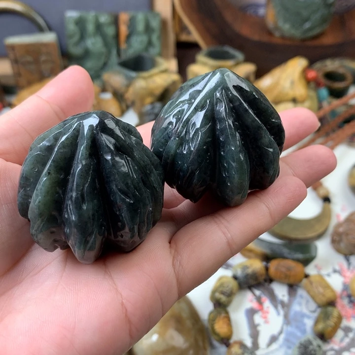 透闪石质玉未镶嵌颈饰