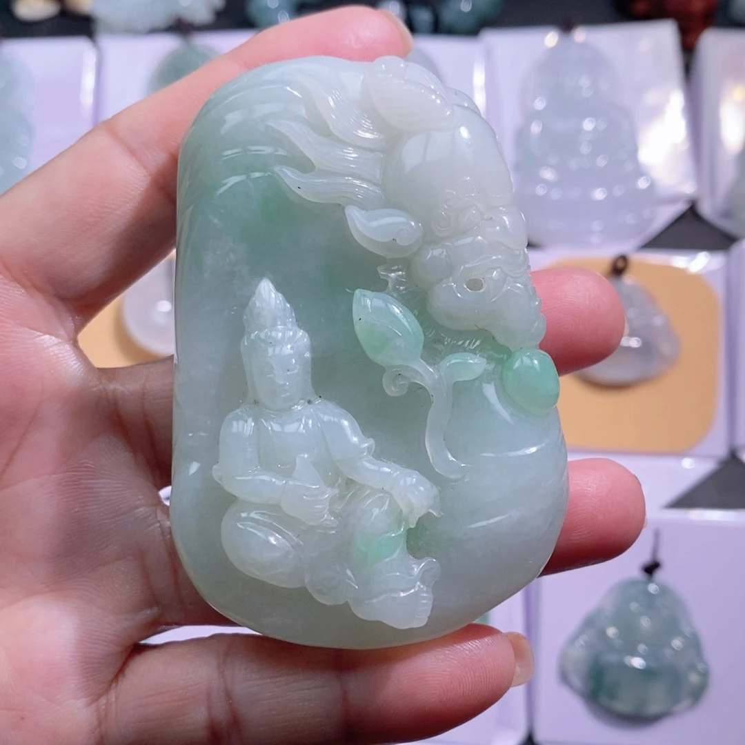翡翠未镶嵌颈饰观音