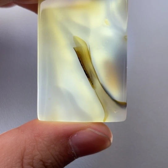 玛瑙/玉髓颈饰未镶嵌H***?