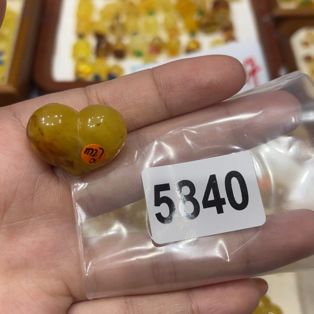 琥珀未镶嵌裸石蜜蜡