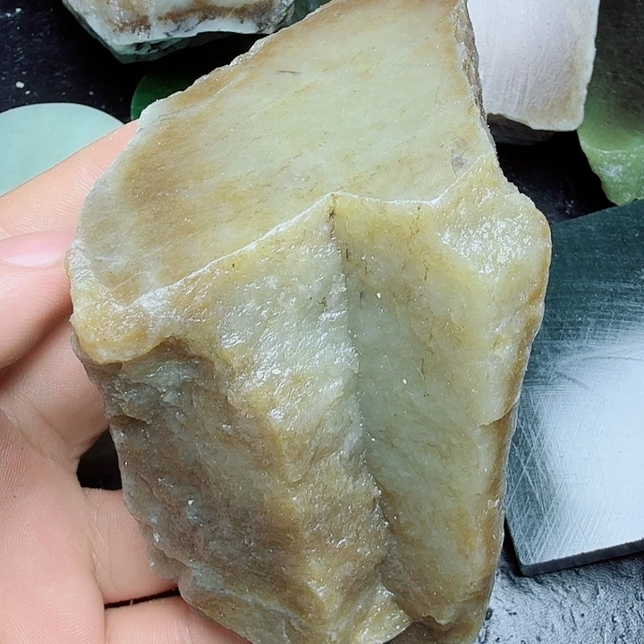 未镶嵌和田玉（糖玉）珠宝奇石