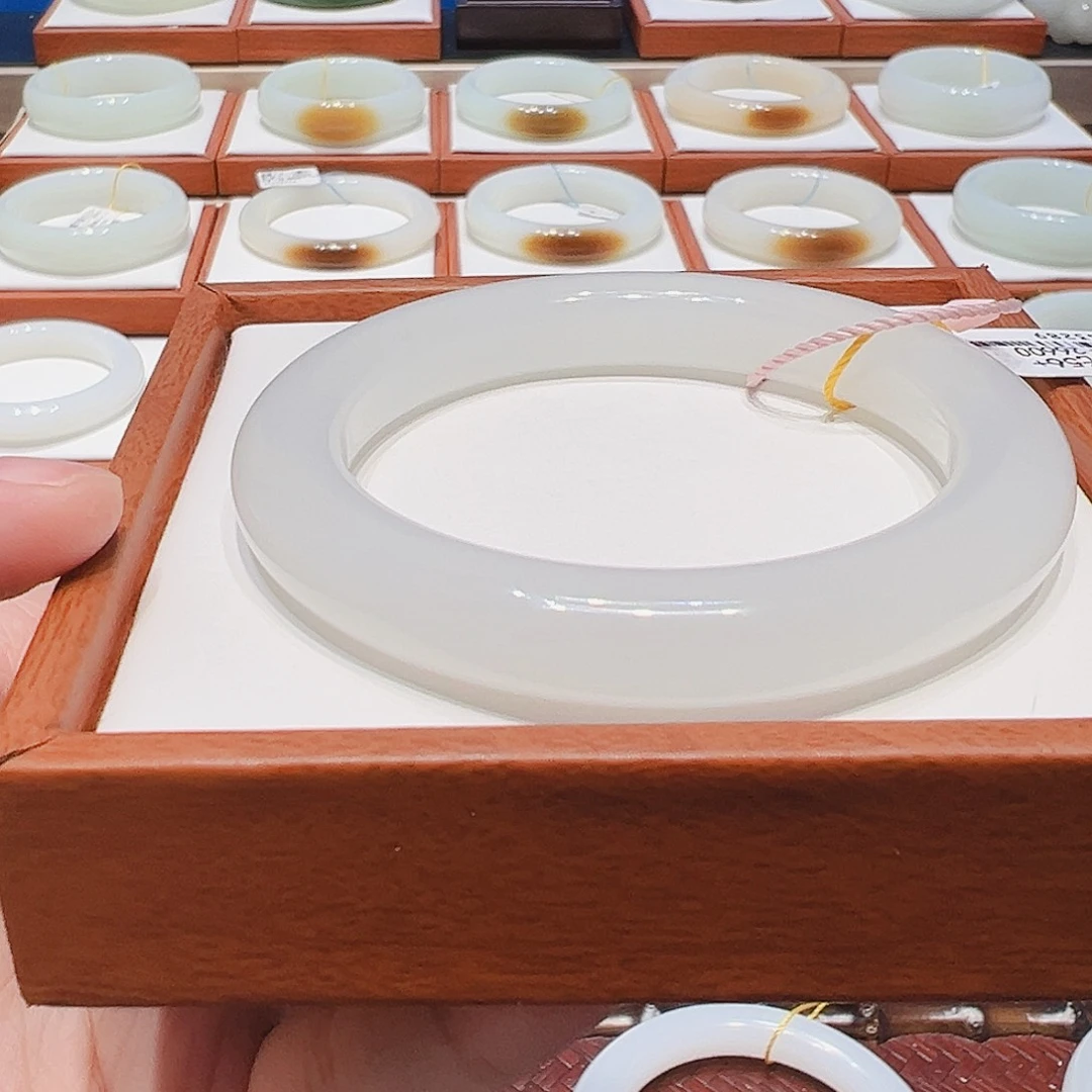 和田玉未镶嵌手镯冰白5657