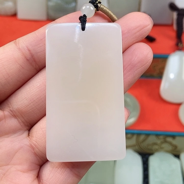 【闪购商品】颈饰未镶嵌和田玉