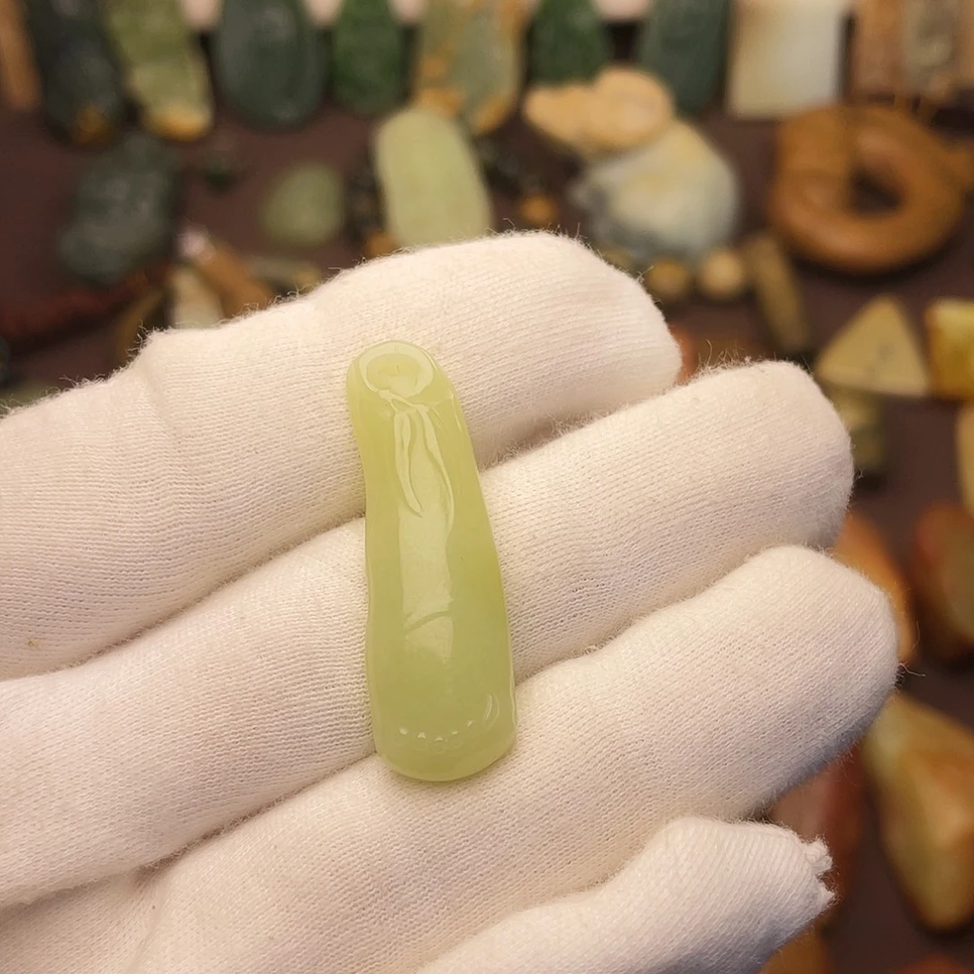 沙***姥岫岩河磨玉（透闪石质玉）未镶嵌颈饰