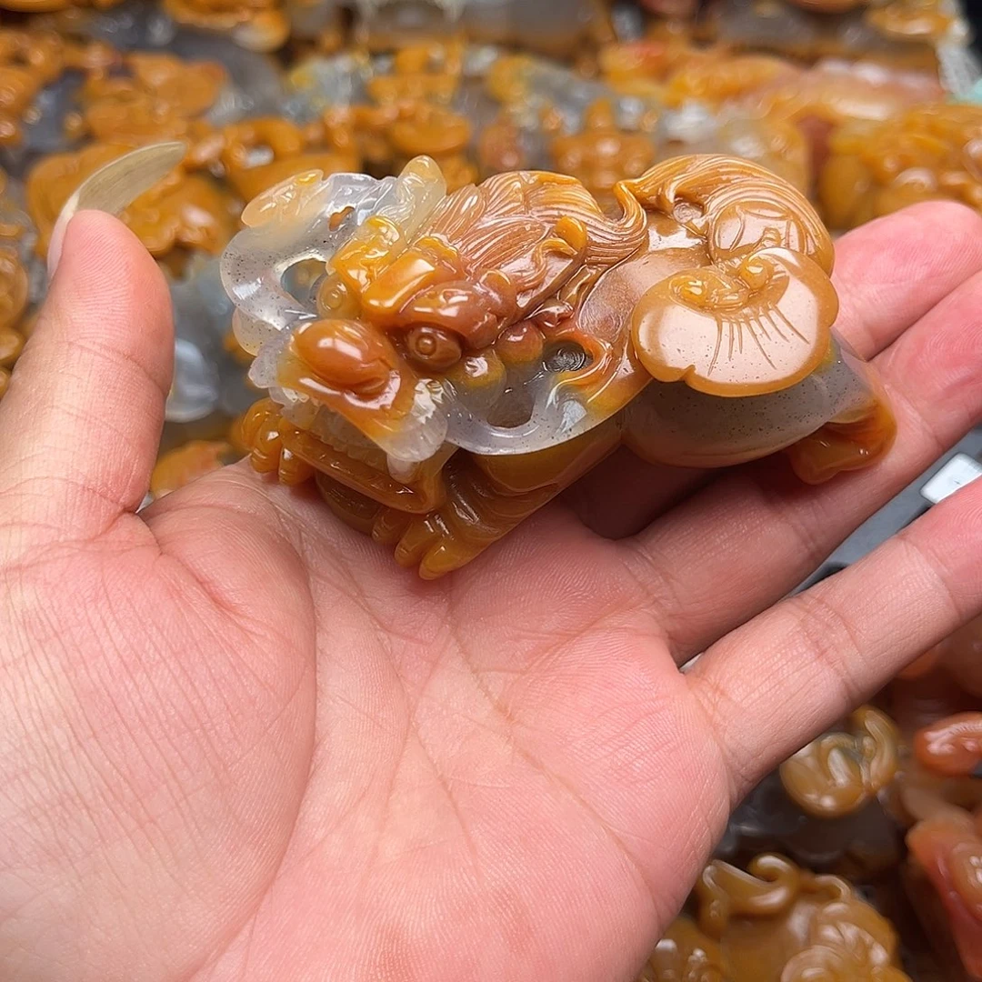 石英质玉（黄龙玉）未镶嵌颈饰