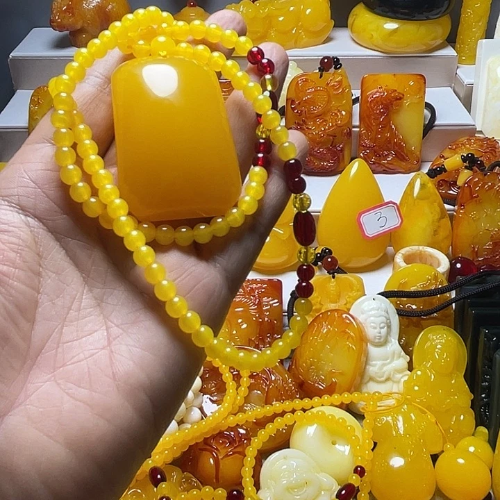 伟***红平安牌挂件 服饰配饰