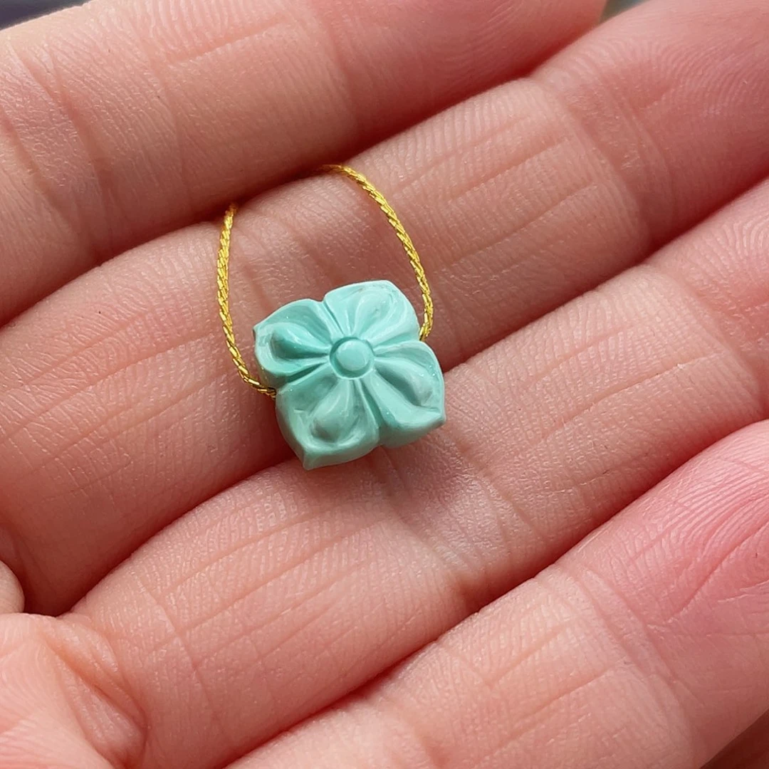 绿松石颈饰未镶嵌