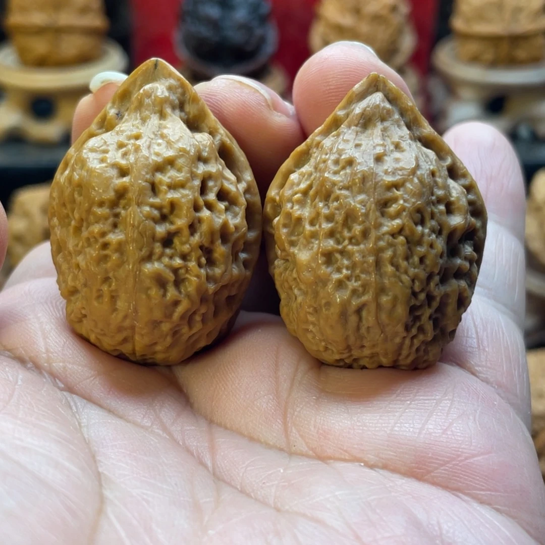 文玩核桃把件嘎乌盒