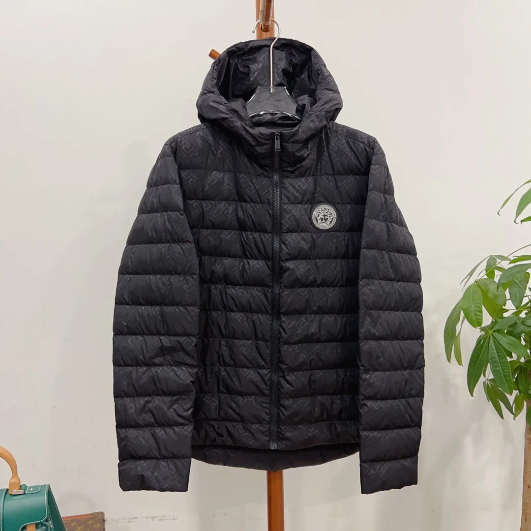 99新 VERSACE/范思哲 羽绒服 尺码50 成色看直播GSS24828