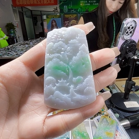 颈饰未镶嵌翡翠一个