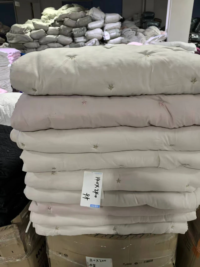《厚广家》3楼140×240杂款绣花定位绗缝门帘 不挑色 发1张