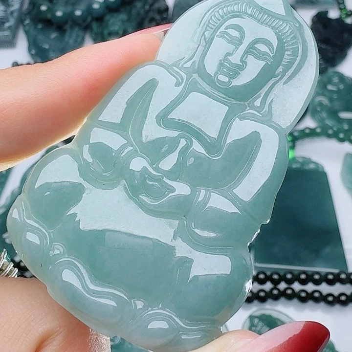 颈饰未镶嵌翡翠天然的A货翡翠多样性发其一