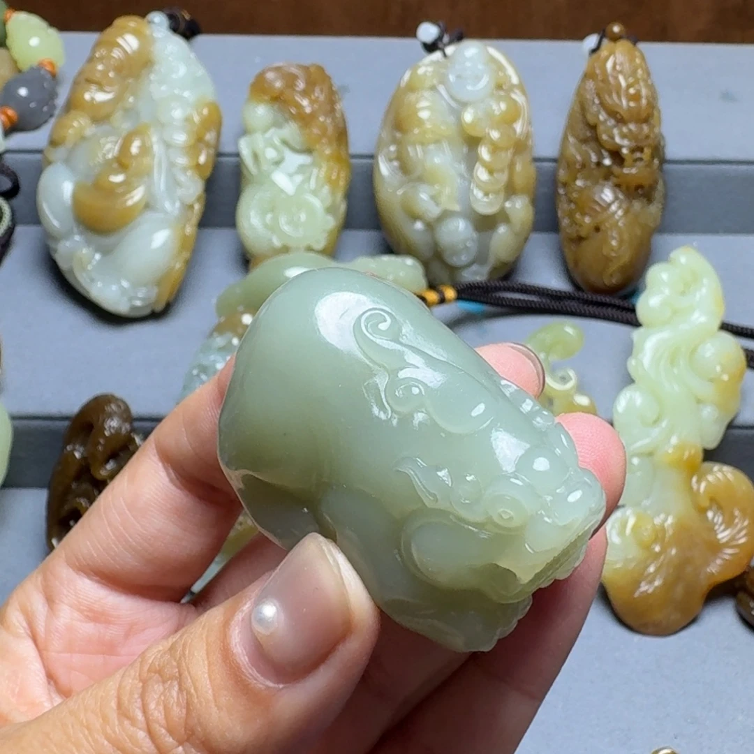 和田玉未镶嵌颈饰