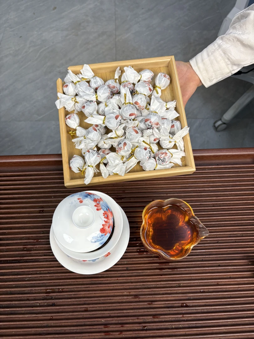 易武曼松晒红普洱红茶花香果香龙珠红茶