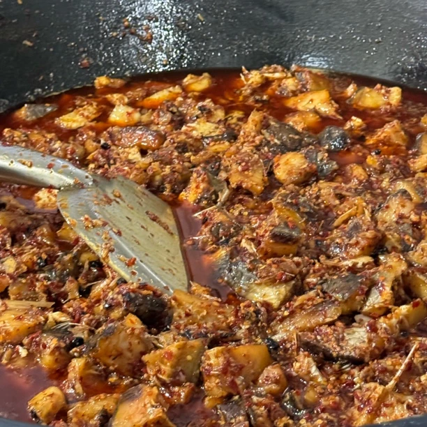 香辣酒糟鱼农家纯手工腊鱼块香辣下饭菜即食江西特产开袋即食