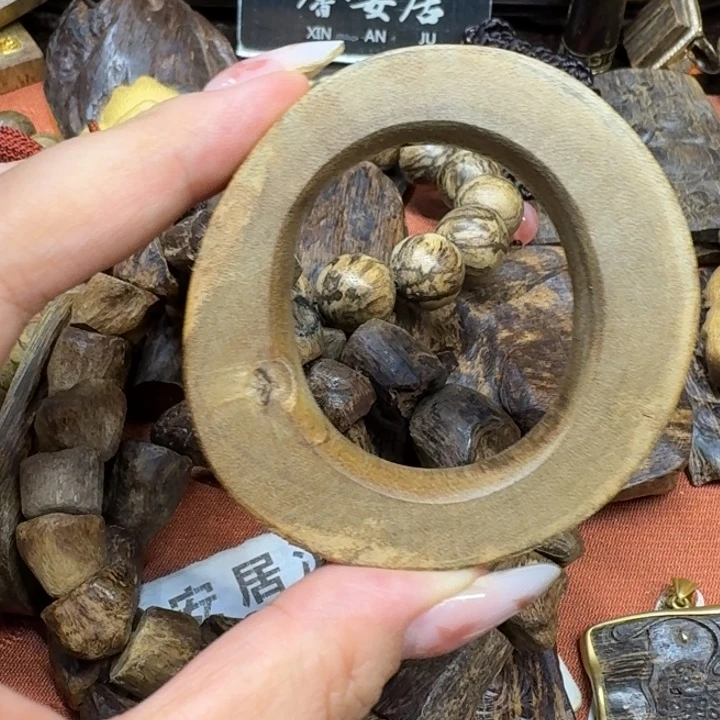 大叶紫檀（黑酸枝木类）