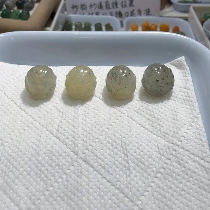 莉***未镶嵌和田玉珠宝半成品