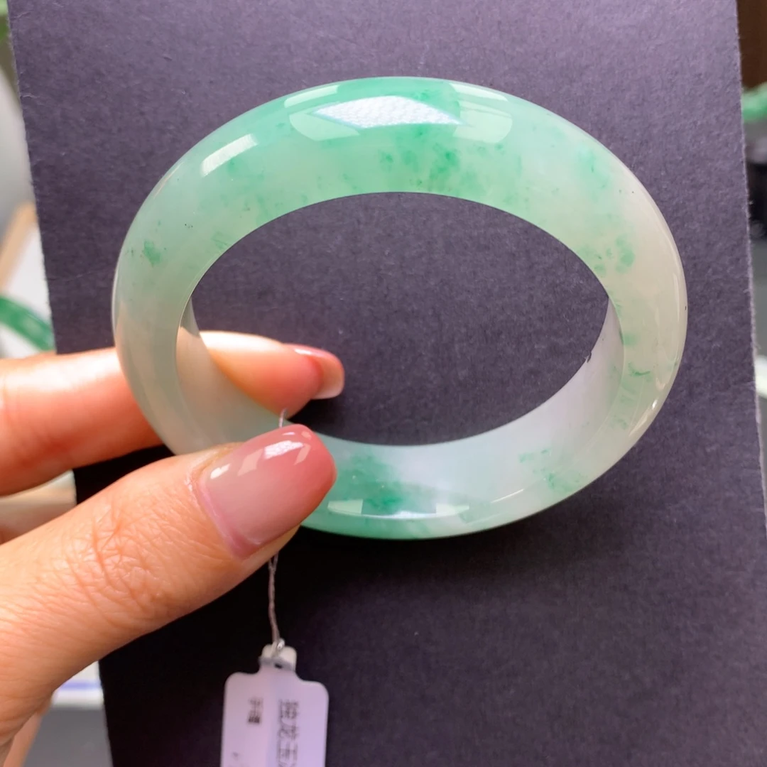 石英质玉（非洲翠）未镶嵌手镯